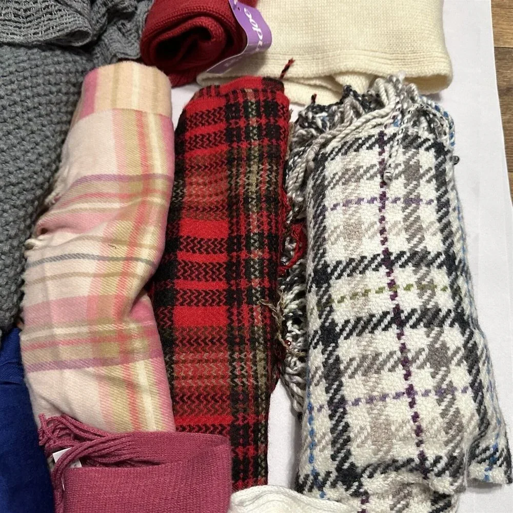 Lot of Scarves Winter 10 Assorted Colors Plaid Grandoe Inifinity Gray Red Pink